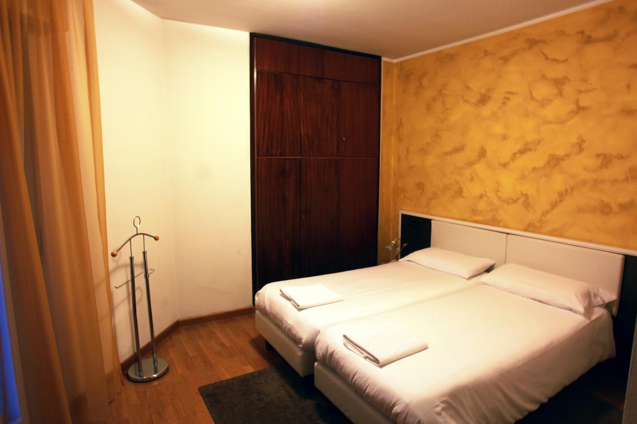 De La Tour Hotel Tirano Kültér fotó