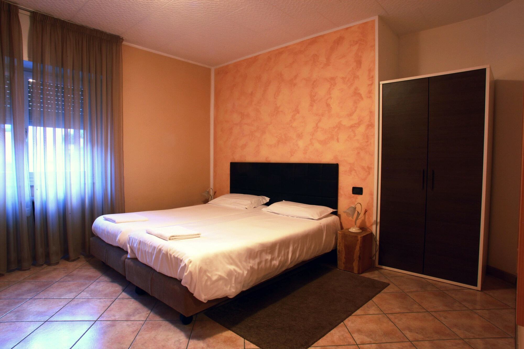 De La Tour Hotel Tirano Kültér fotó